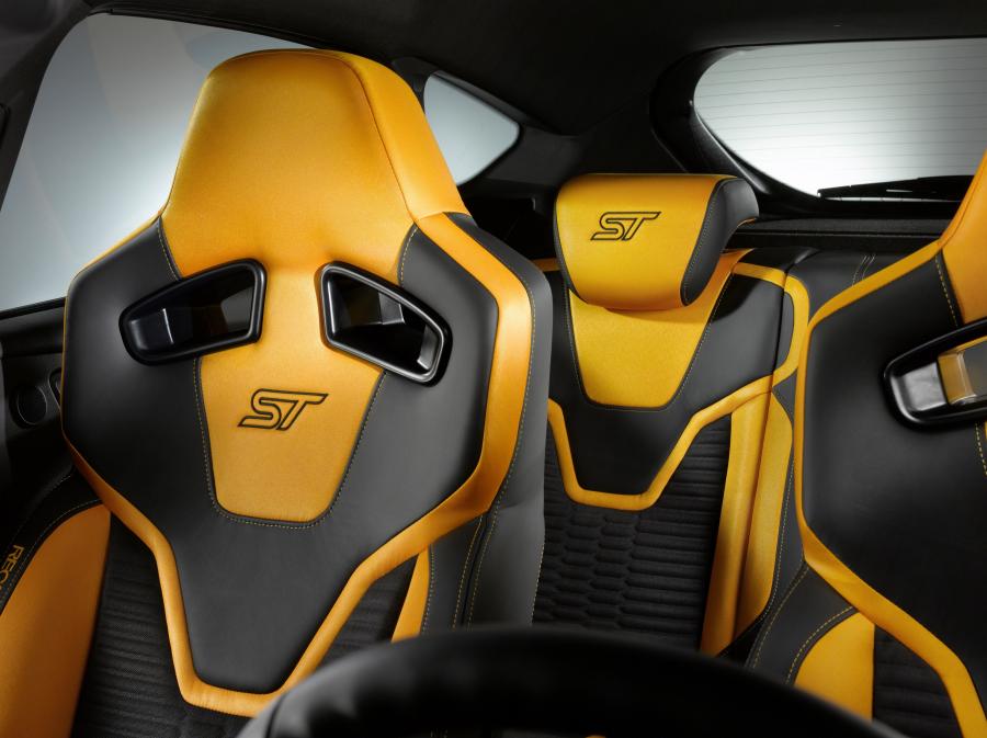  Ford Focus ST 2010 года  (фото 2 из 46)